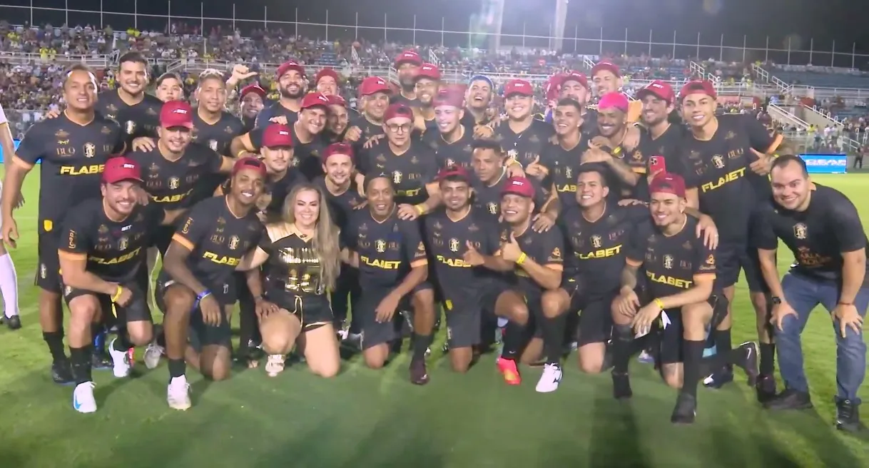 Jogo beneficente com Ronaldinho Gaúcho e Zé Vaqueiro arrecada recursos para o Ceará Sem Fome