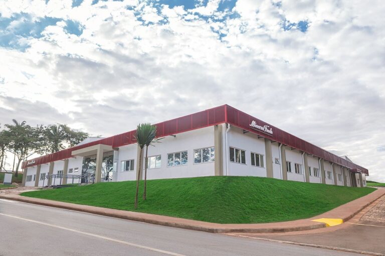 Com demanda, Minerva levanta R$ 2,25 bi em CRAs