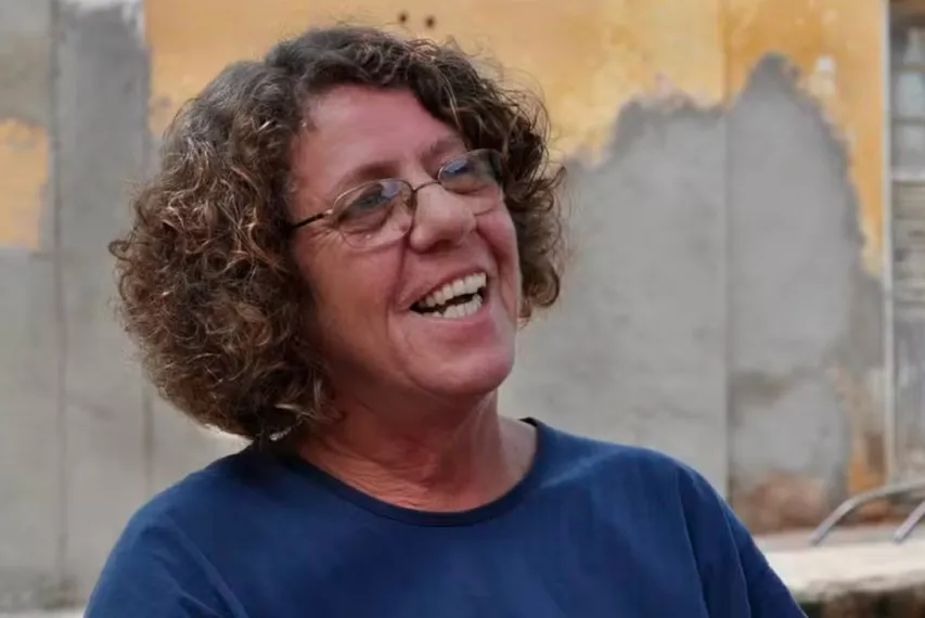 Cristina Buarque morre aos 74 anos; cantora era irmã de Chico Buarque