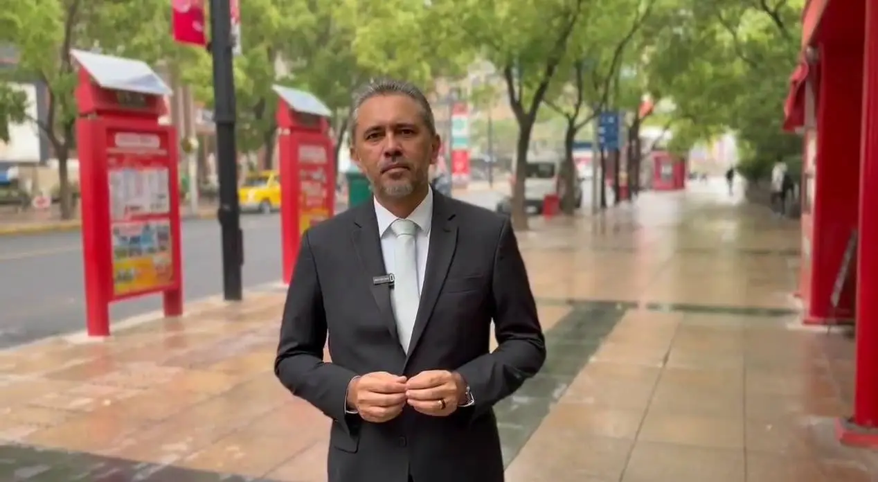 Elmano inicia missão na China em busca de investimentos e lamenta morte do Papa Francisco