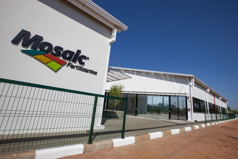 Mosaic vê demanda firme por fertilizantes, apesar das pressões internacionais