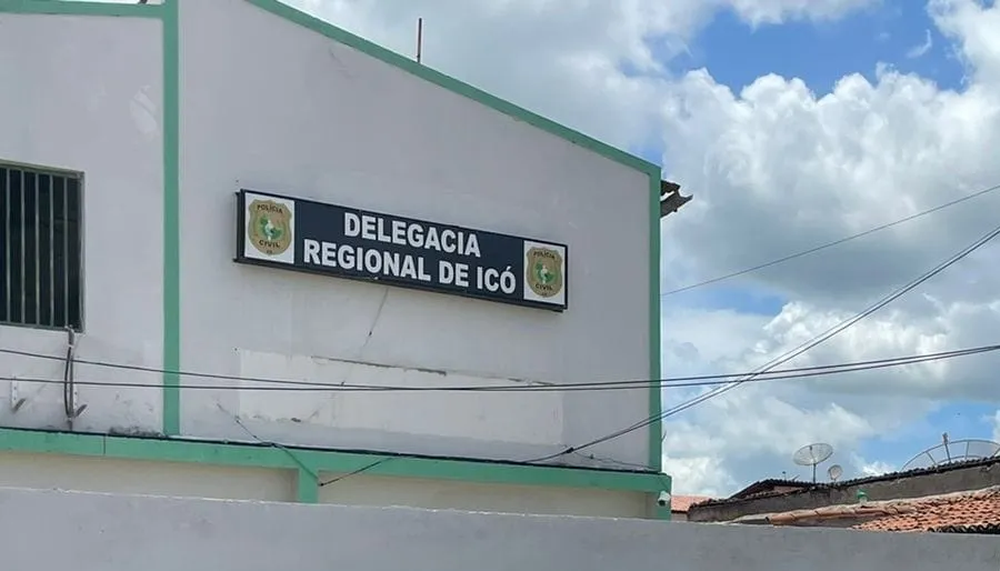 Três homens são presos por empinar motos e fazer manobras perigosas durante velório