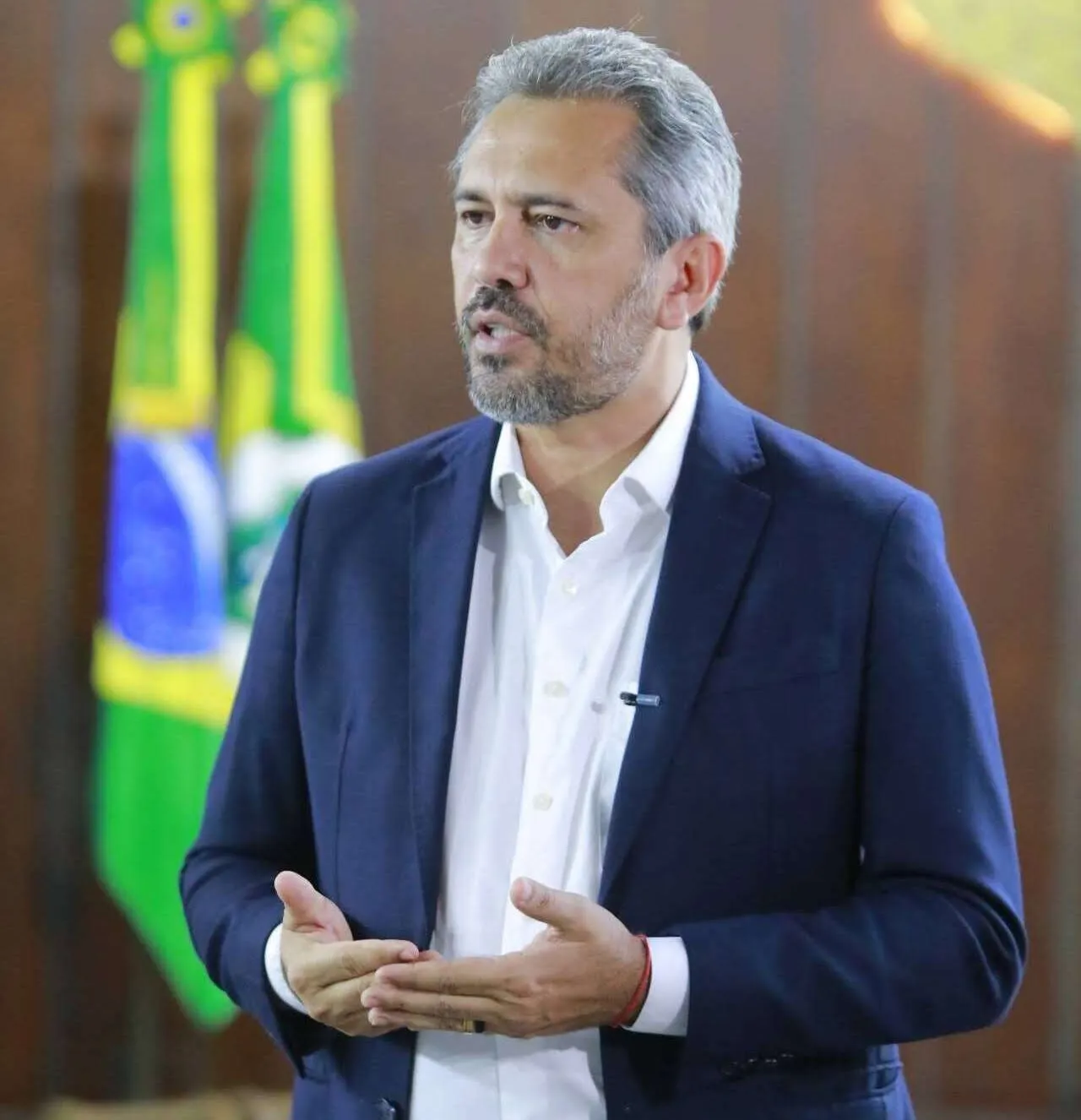 Governador Elmano de Freitas será avô pela primeira vez