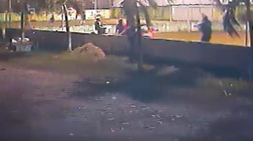 Gari de 20 anos segue internado após sobreviver à chacina na Barra do Ceará, em Fortaleza