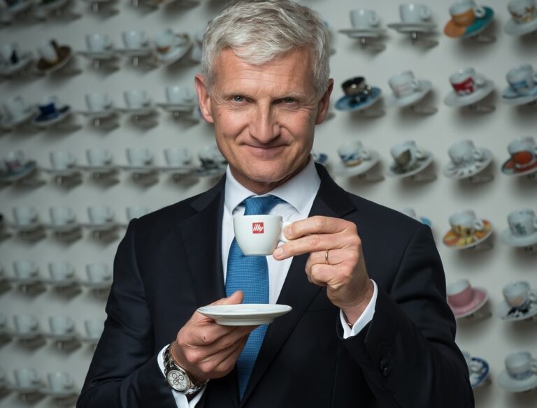 Illycaffè vai apertar margens e reduzir custos, devido aos preços altos do café