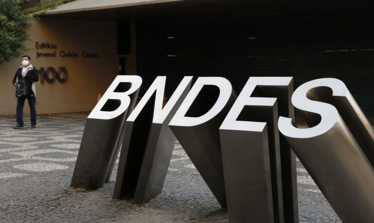 BNDESPar reduz fatia na JBS de 21% para 18%