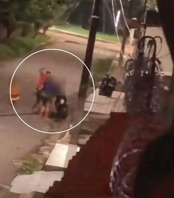 Mulher é agredida por homem na frente de criança no meio da rua em Maracanaú (CE)