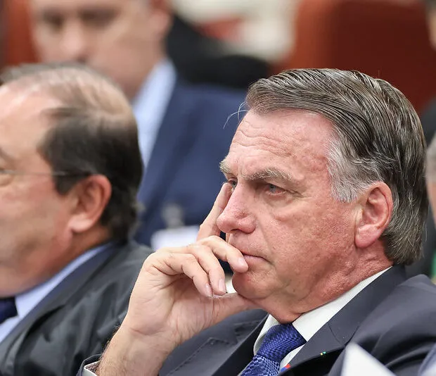 Bolsonaro sancionou sem vetos medida que colocava fim no controle em descontos no INSS