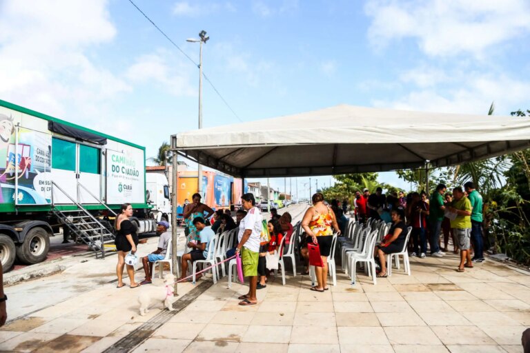 Caminhão do Cidadão leva serviços gratuitos a Fortaleza e cinco cidades do interior em junho