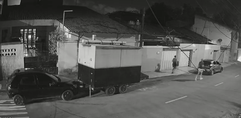 Família é rendida na porta de casa durante assalto em Fortaleza