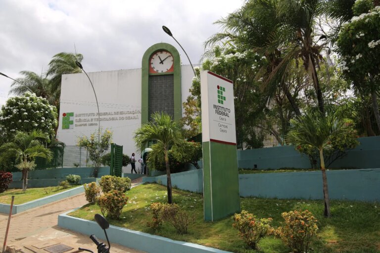IFCE Cedro abre seleção para contratação de professores substitutos