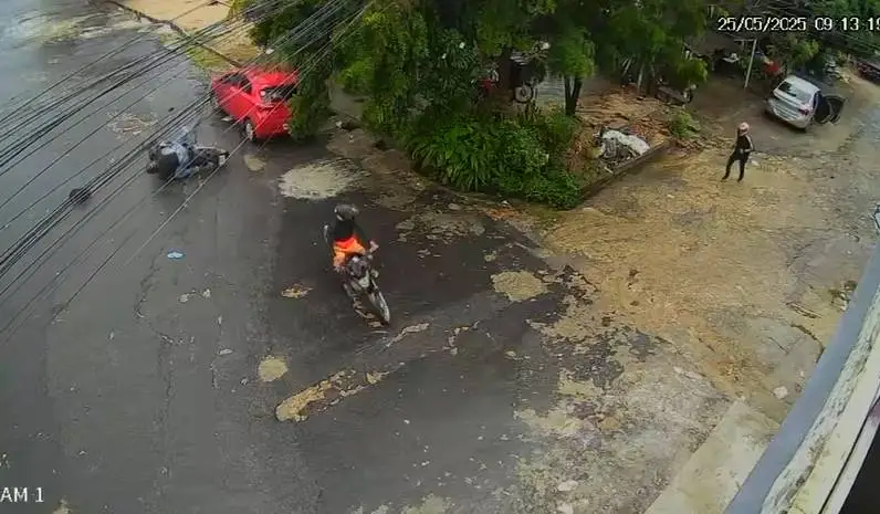 Bandido cai da moto durante fuga após latrocínio na comunidade do Luxou, em Fortaleza