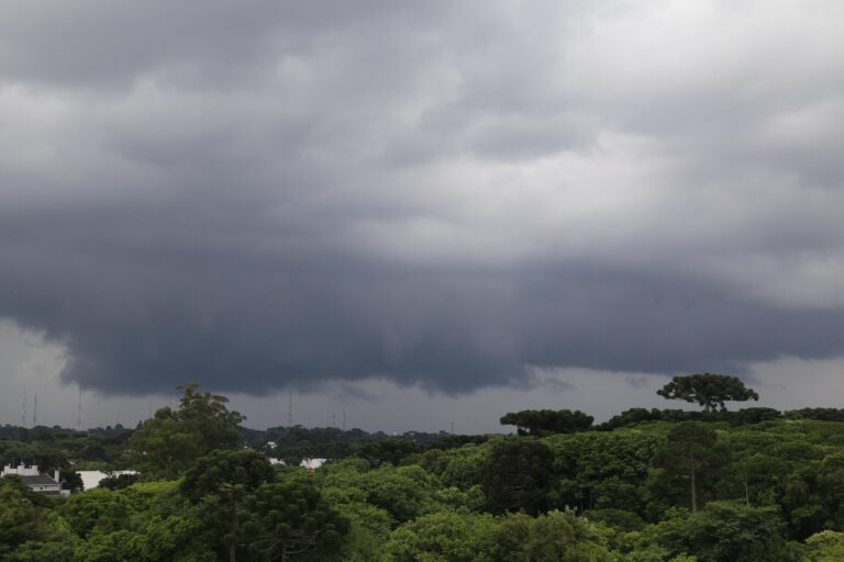 Centro-Sul terá tempo frio nesta terça-feira
