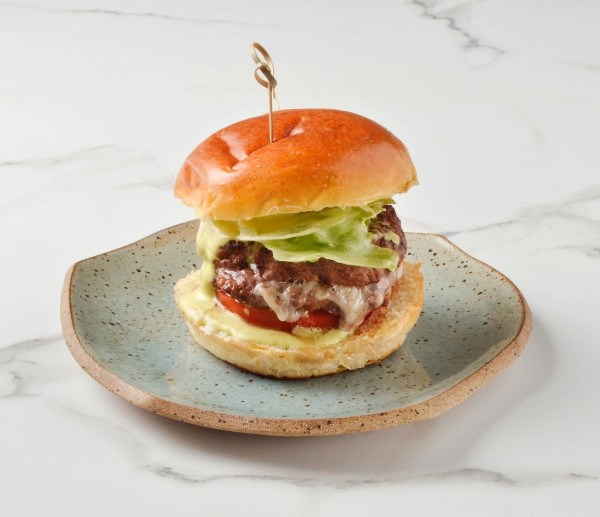 Dia do hambúrguer: conheça receita inusitada que leva shoyu e wasabi