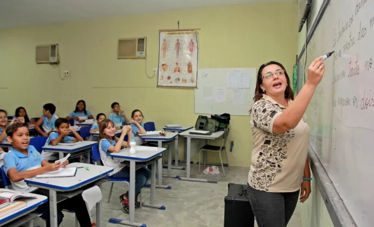Ceará receberá mais de R$ 40 milhões do MEC para fortalecer escolas em situação vulnerável