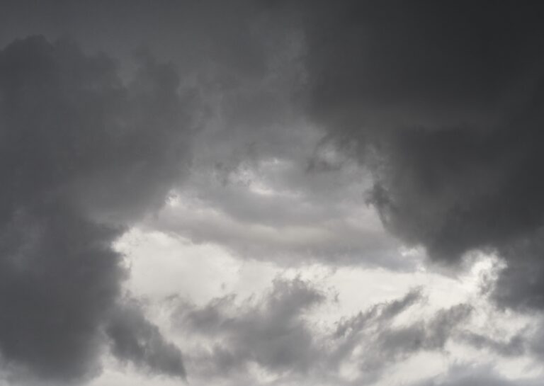 Frente fria avança pelo Sul e chega a São Paulo no fim de semana