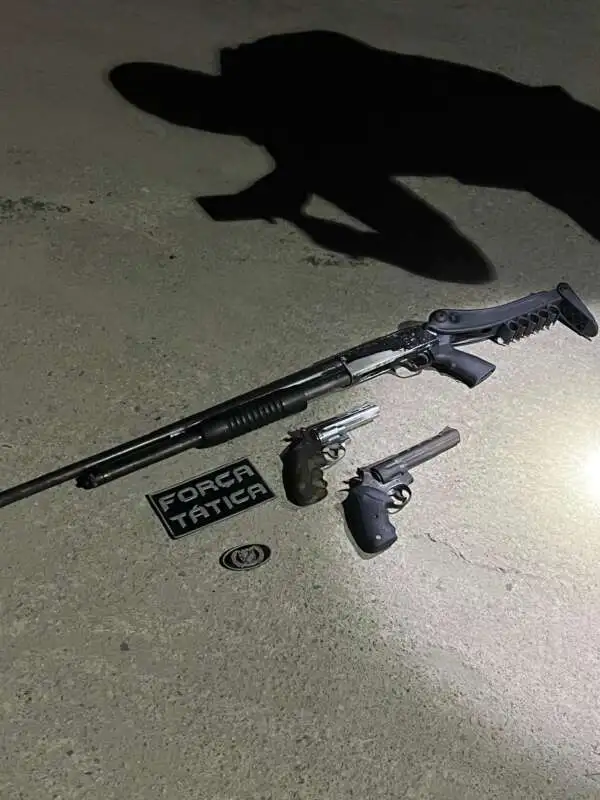 Polícia apreende três armas e captura seis suspeitos em Fortaleza