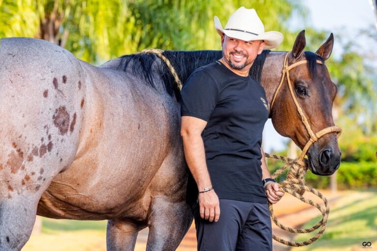 Para além da música: Xand Avião ama cavalos e investe em animais de raça