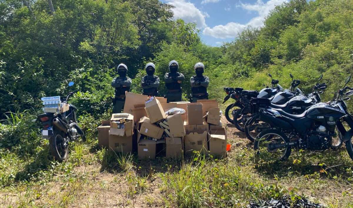 Polícia apreende carga com 214 mil cigarros e moto roubada em Fortaleza