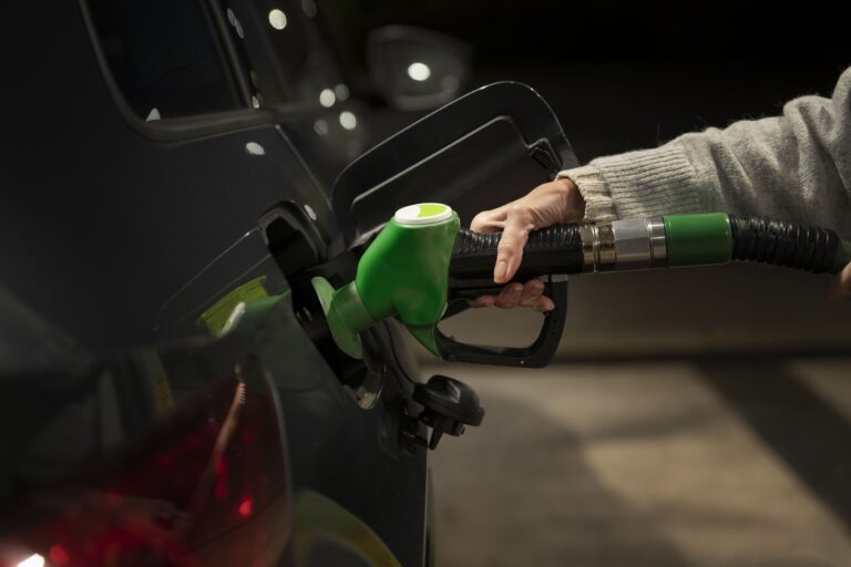 CNPE deve discutir aumento na mistura de etanol na gasolina em julho