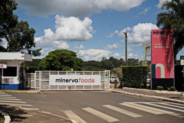 Minerva levanta R$ 1,715 bilhão do aumento de capital e recompra bonds