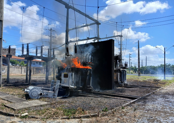 Energia é restabelecida no Campus do Pici após incêndio em subestação da UFC