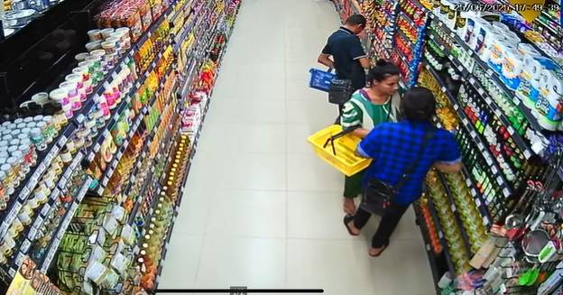 Trio furta 18 garrafas de azeite em supermercado de Maracanaú e deixa prejuízo de R$ 1,2 mil