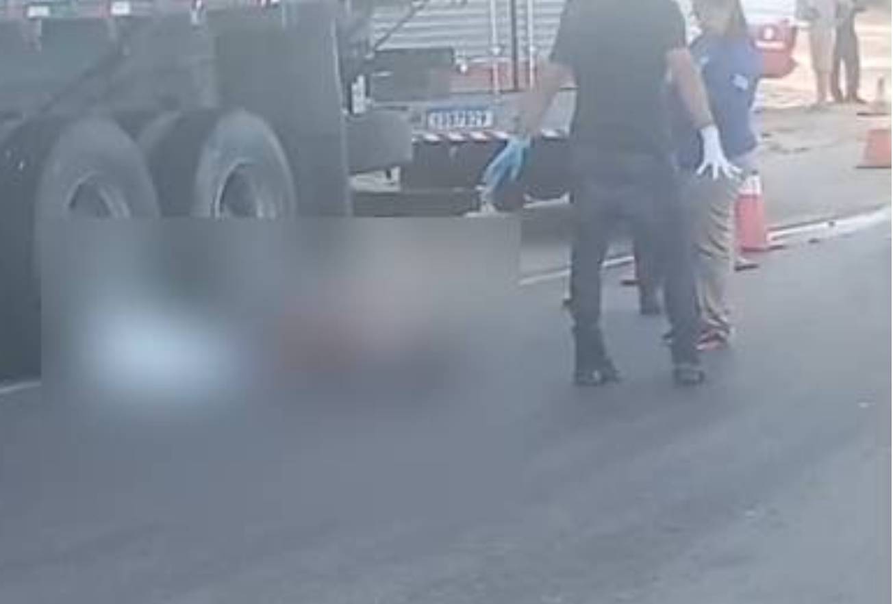 Após colisão, idosa cai de moto e morre atropelada por caminhão na BR-116, em Itaitinga