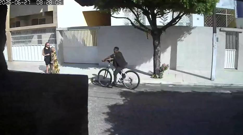 Idosa de 97 anos sofre tentativa de assalto durante caminhada no bairro Parreão, em Fortaleza