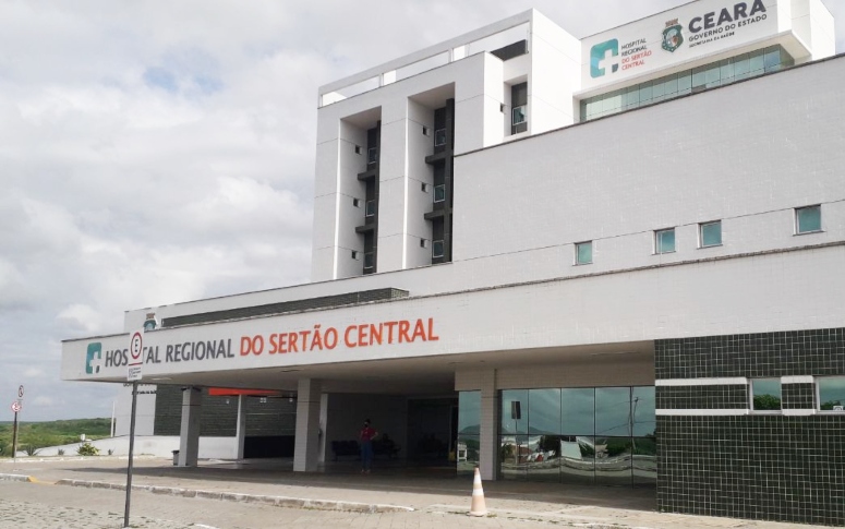 Homem em surto psiquiátrico explode bomba de pequeno porte em hospital de Quixeramobim (CE)