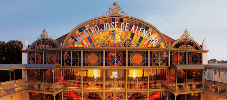 Theatro José de Alencar celebra 115 anos com programação gratuita durante todo o dia