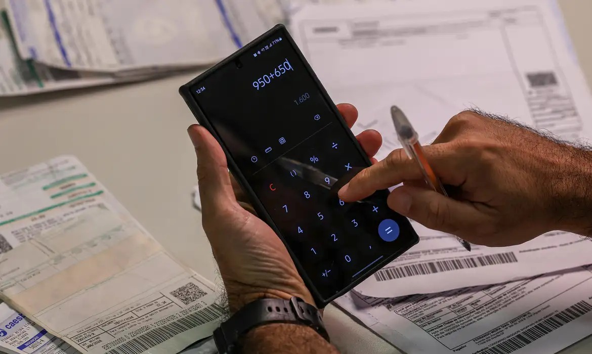 Lei sobre dívidas pode sofrer mudanças; veja o que pode mudar para os brasileiros endividados