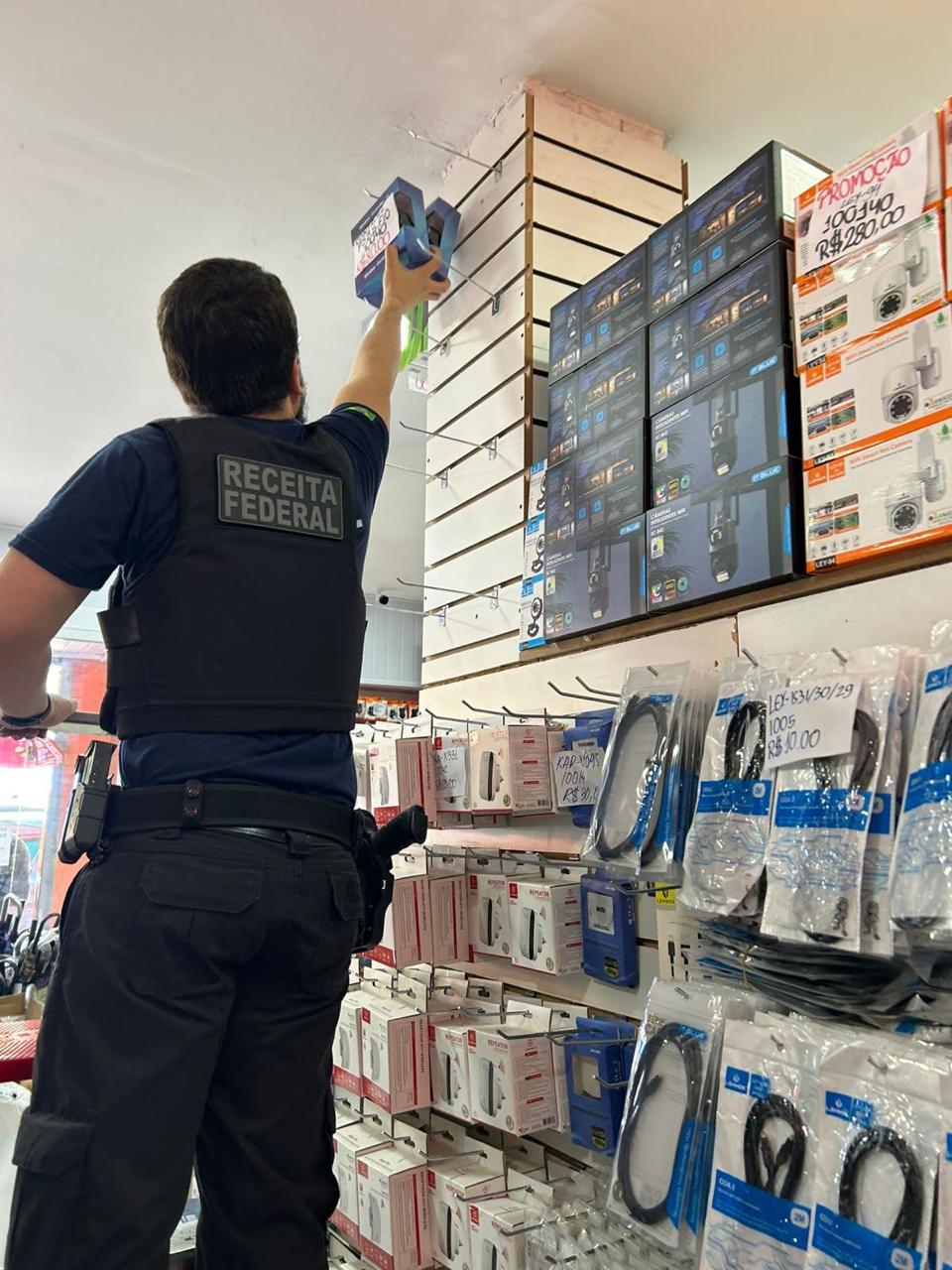 Receita Federal deflagra Operação Guilherme Rocha, contra a venda de produtos ilegais no Centro de Fortaleza