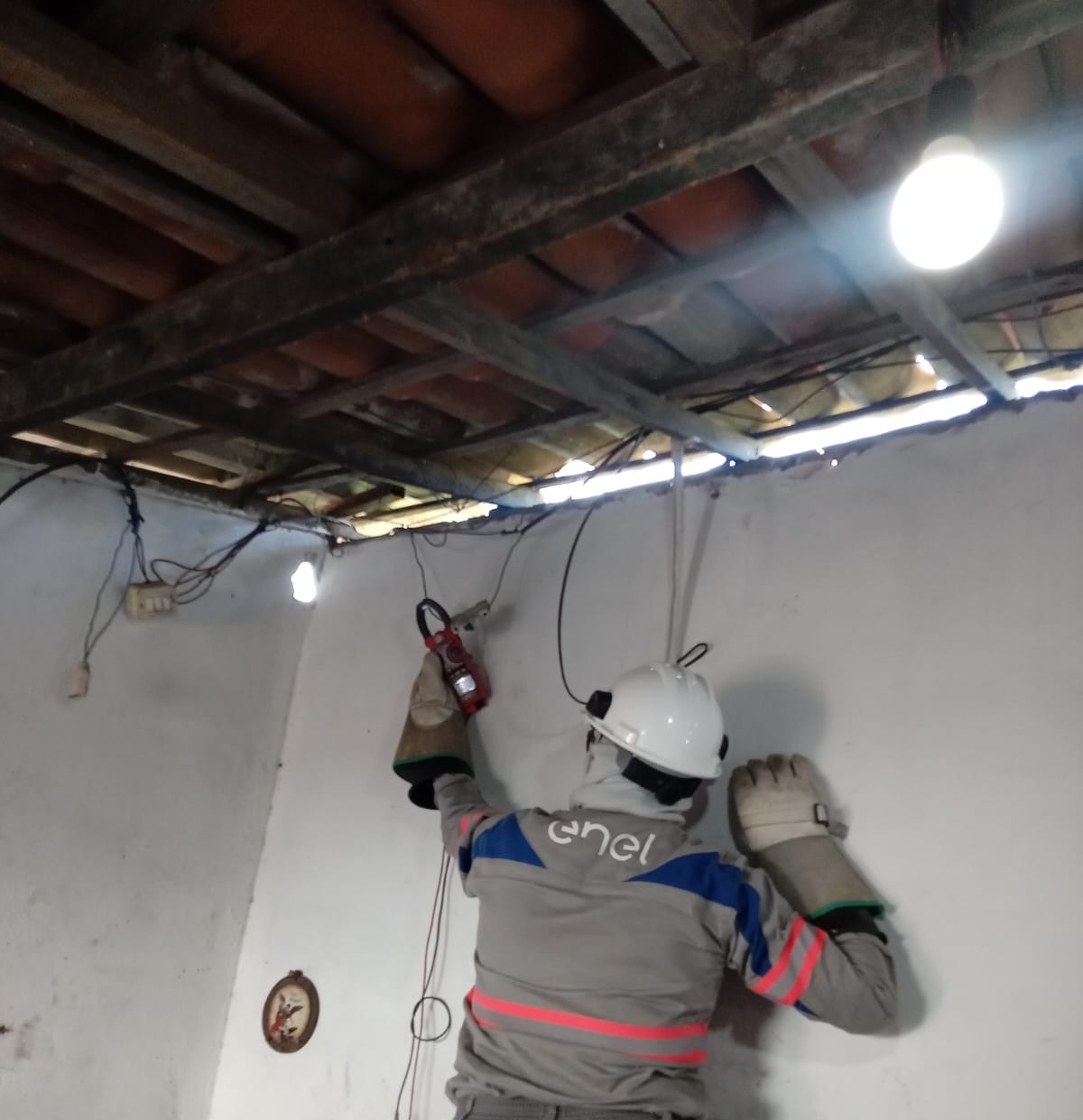 Duas pessoas são presas por furto de energia em operação da Enel e SSPDS na Serrinha