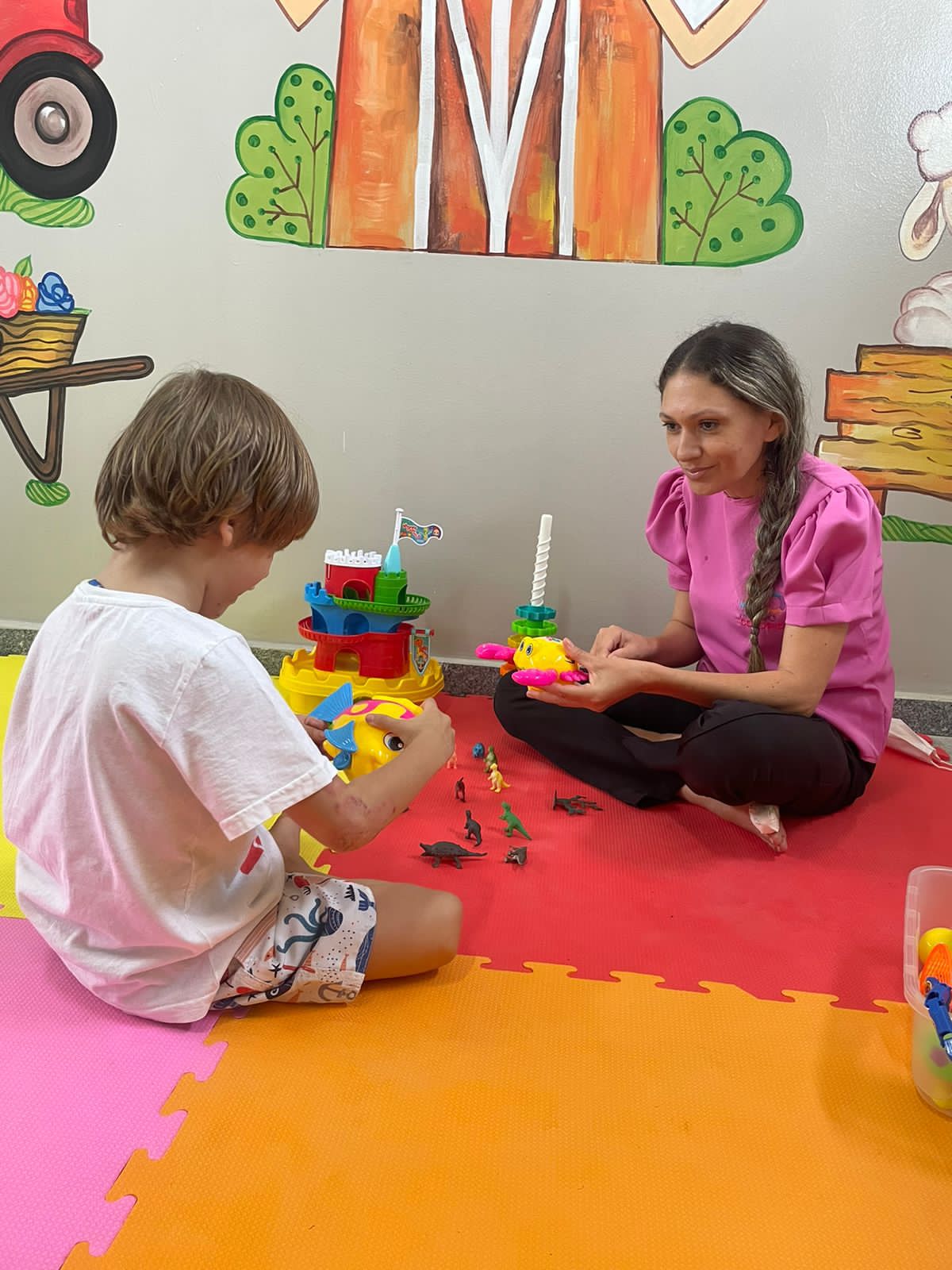 Projeto oferece terapia gratuita para crianças autistas em Nova Russas