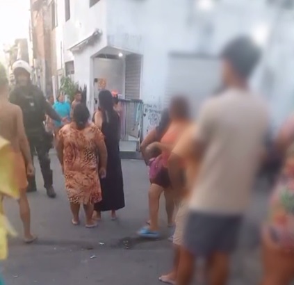 Tiroteio em Fortaleza: criminosos em táxi fazem disparos aleatórios no Vicente Pinzón e atingem morador