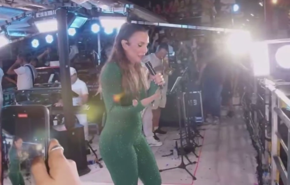 Ivete Sangalo se emociona ao homenagear Preta Gil durante show no Fortal; veja o vídeo