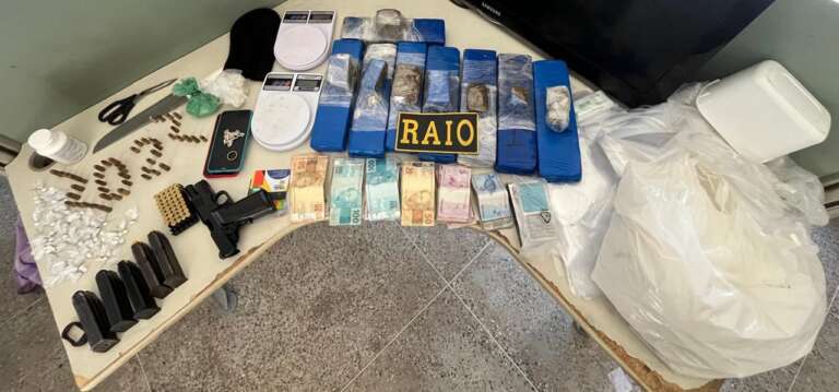 Dois homens são presos e esconderijo do crime organizado é desarticulado em Fortaleza