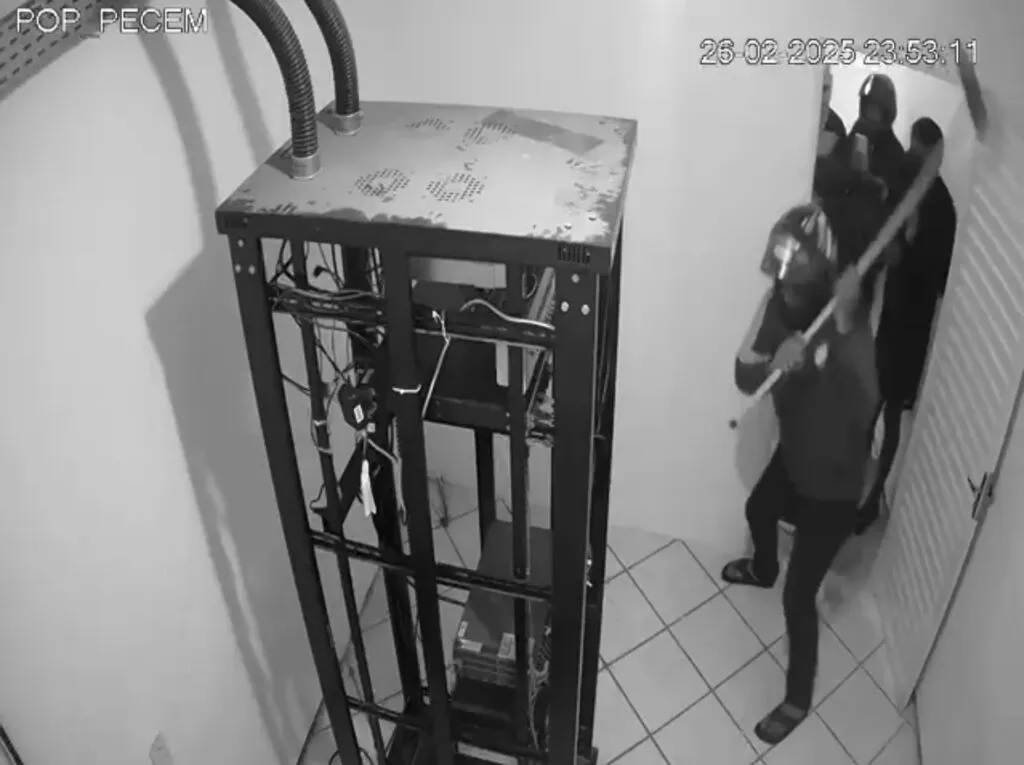 Polícia prende chefe de grupo criminoso responsável por ataques a empresas de internet em Fortaleza