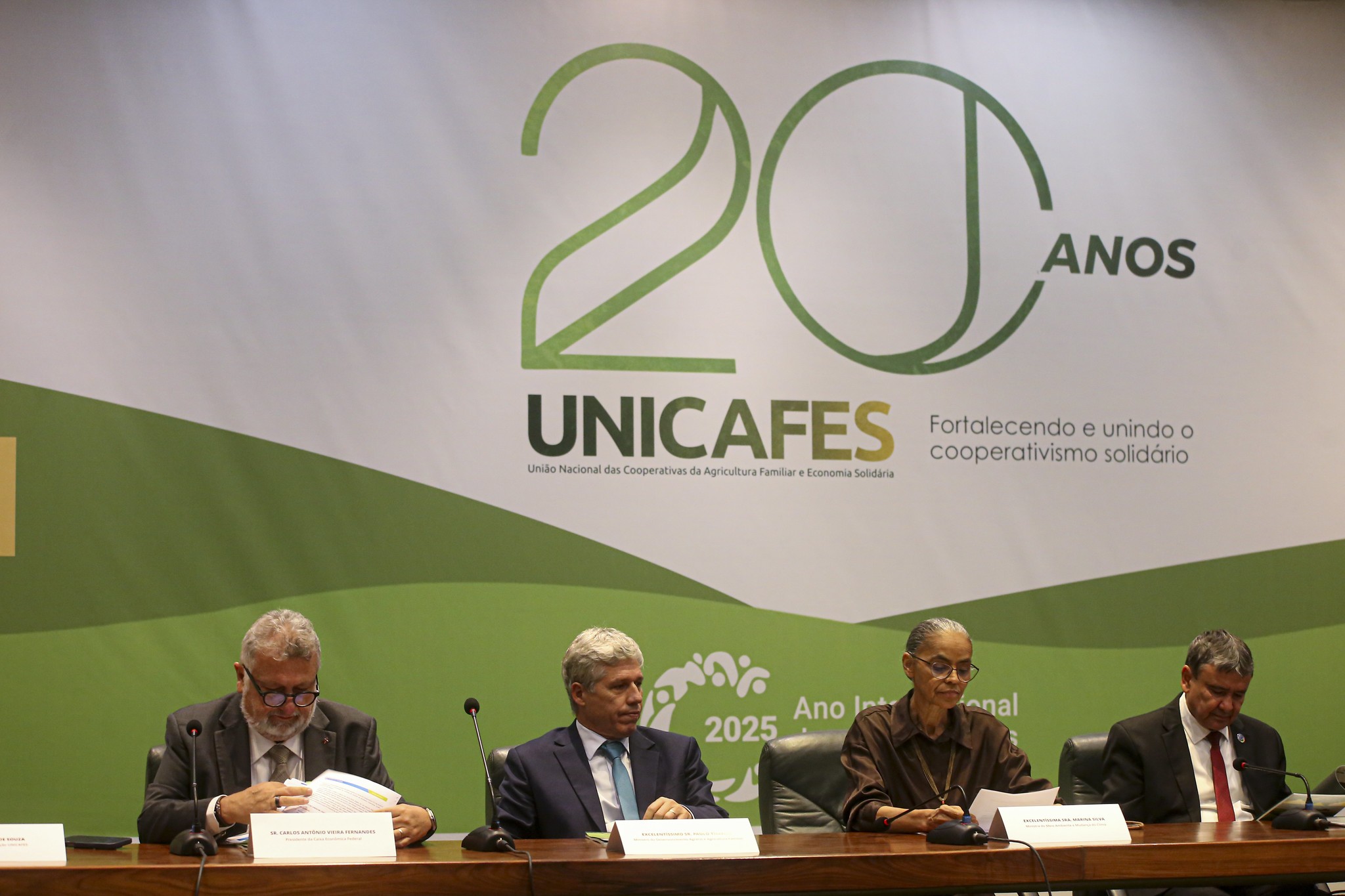 Acordo quer incentivar exportações da agricultura familiar e de cooperativas