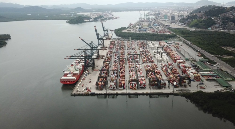 Porto de Santos vive corrida de exportadores antes de tarifas dos EUA