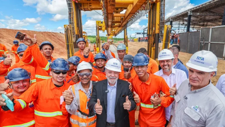 Lula visita trecho da Transnordestina no Ceará e anuncia novos investimentos em infraestrutura