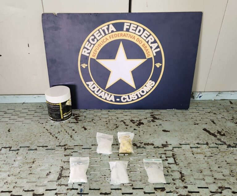 Drogas são encontradas em pote de creatina no Aeroporto de Fortaleza durante operação da Receita Federal