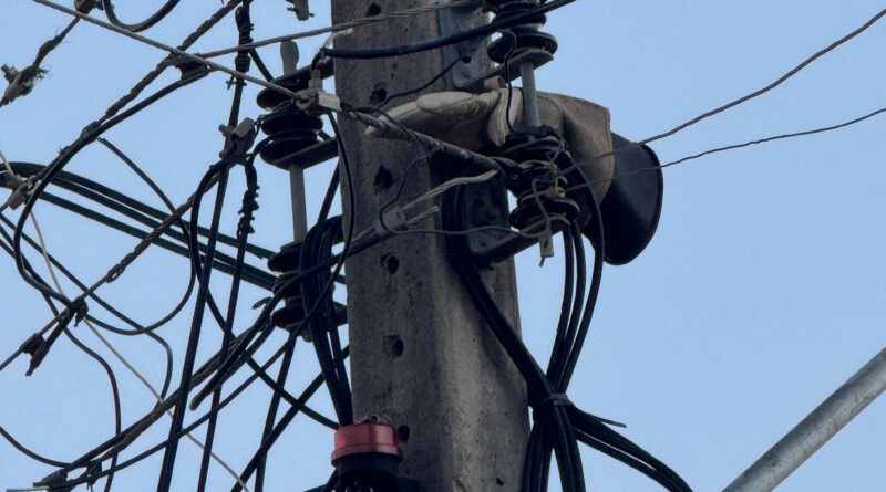 Homem morre eletrocutado ao tentar modificar medidor de energia em poste no interior do Ceará