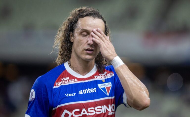 David Luiz recebe proposta do Chipre e Fortaleza avalia a permanência do zagueiro