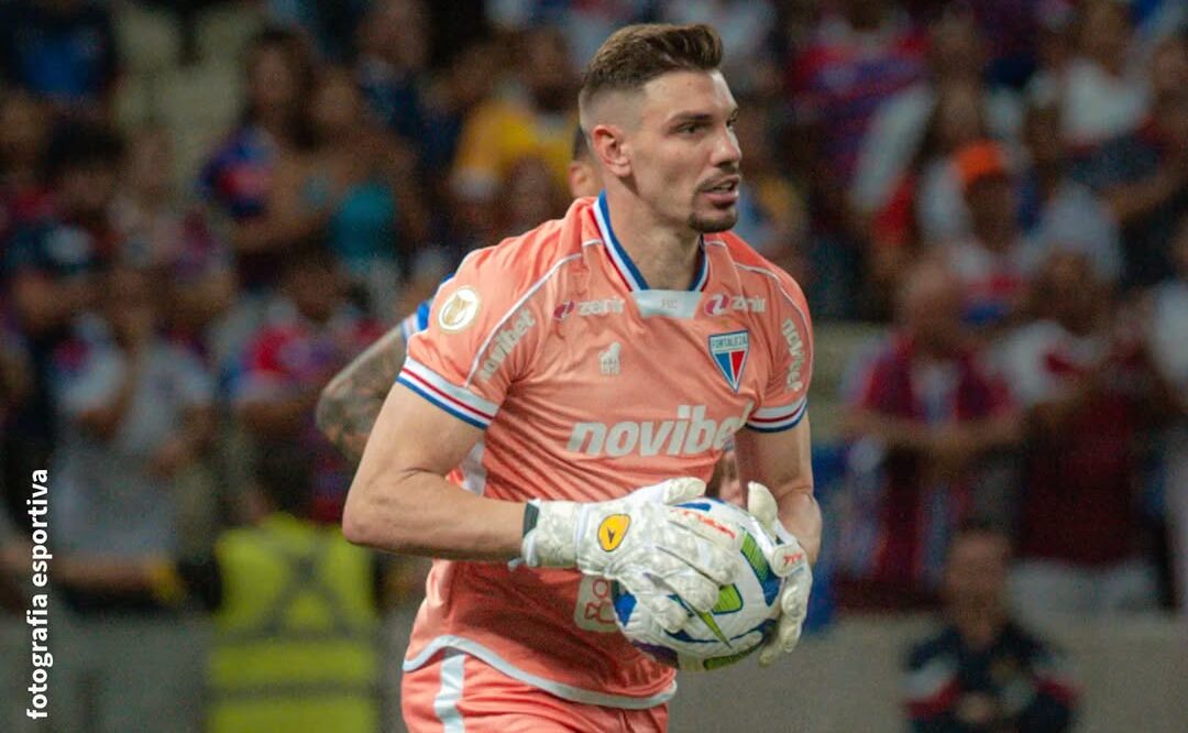 Lesão no dedo mindinho tira João Ricardo do Clássico-Rei minutos antes da partida