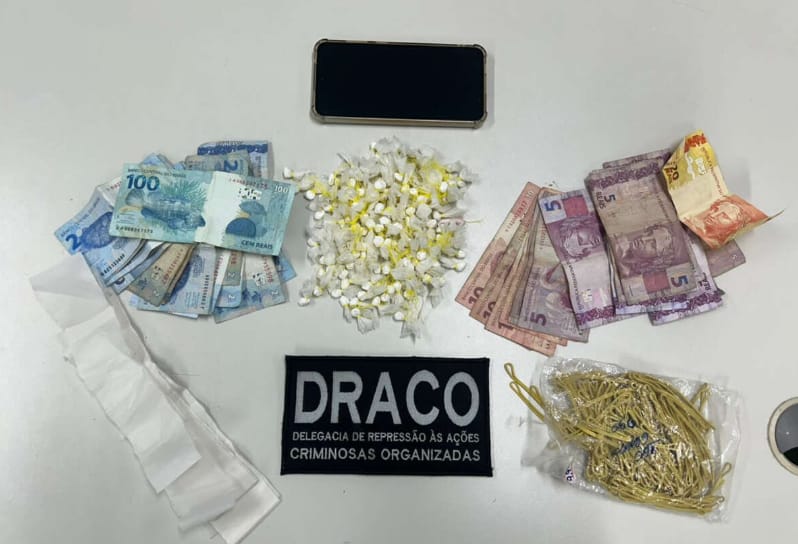 Operação Saturação Total prende dois e apreende armas e drogas no Vicente Pinzón, em Fortaleza