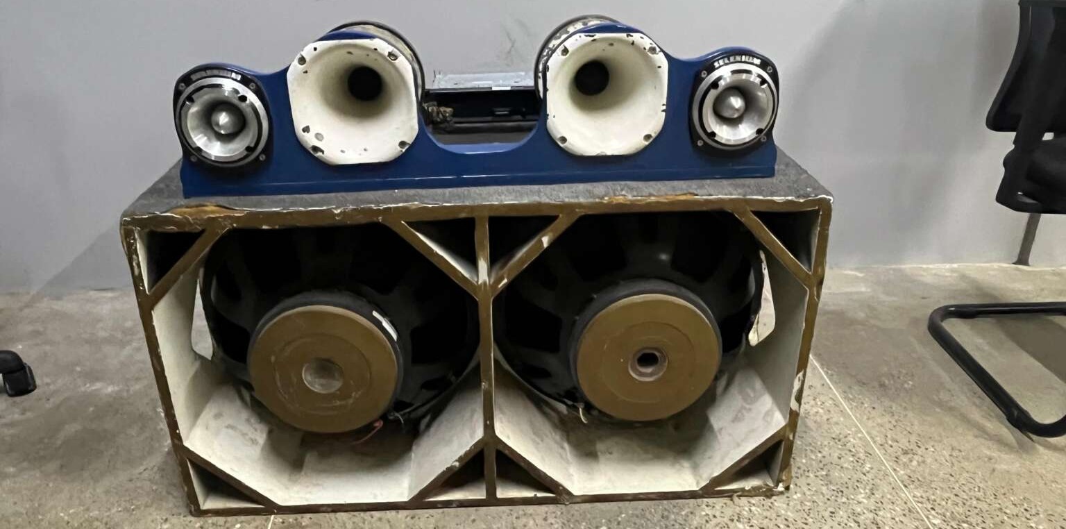 Paredão de som é apreendido e bar é autuado por poluição sonora em Baturité, no Ceará