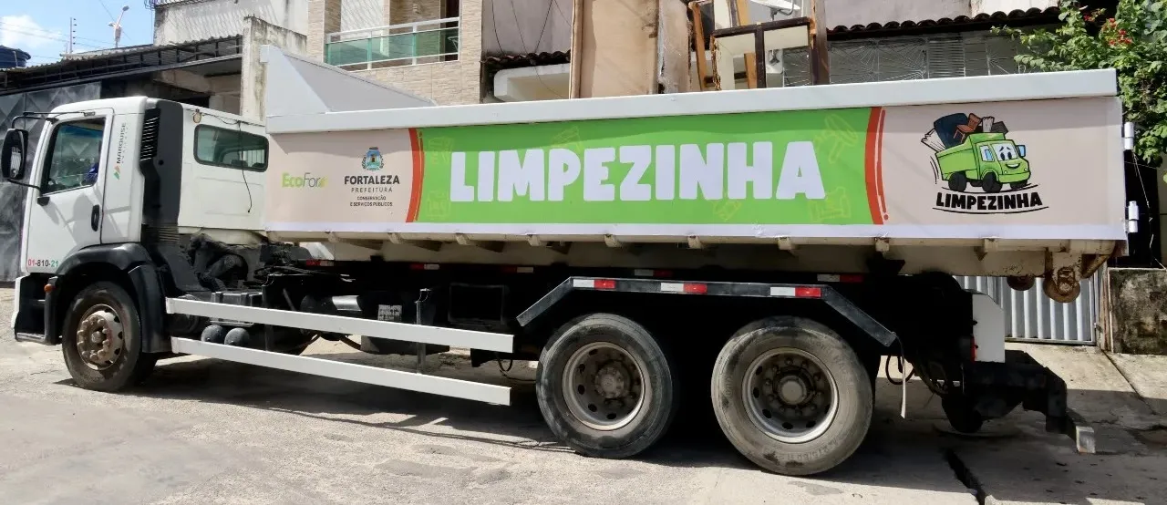 Caminhão Limpezinha faz coleta de materiais volumosos em bairros de Fortaleza; confira a rota