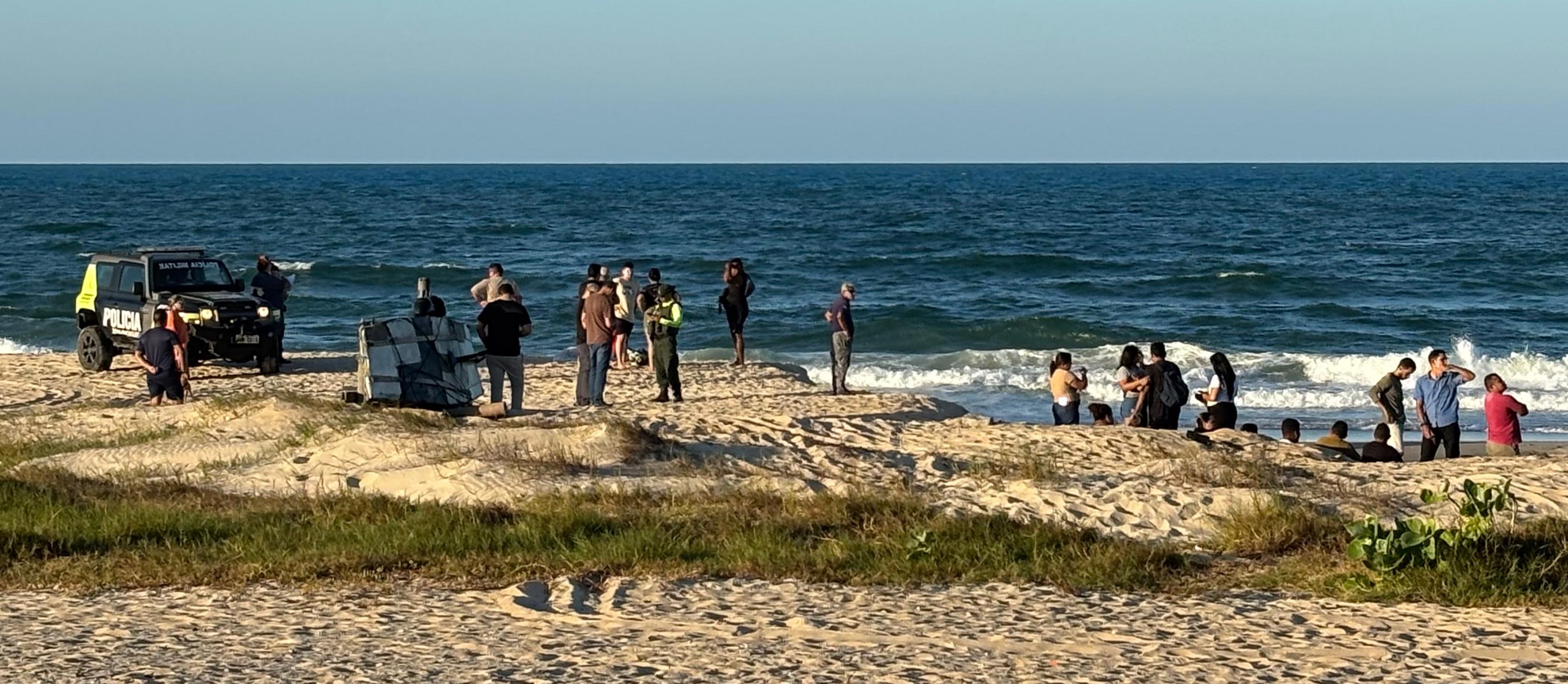 Adolescente morre afogado ao tomar banho de mar com amigos na Praia do Futuro, em Fortaleza